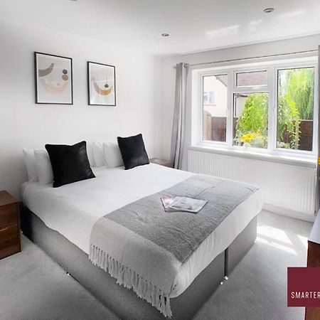 Sunninghill Village - 2 Bed - Parking And Garden Ascot  Extérieur photo