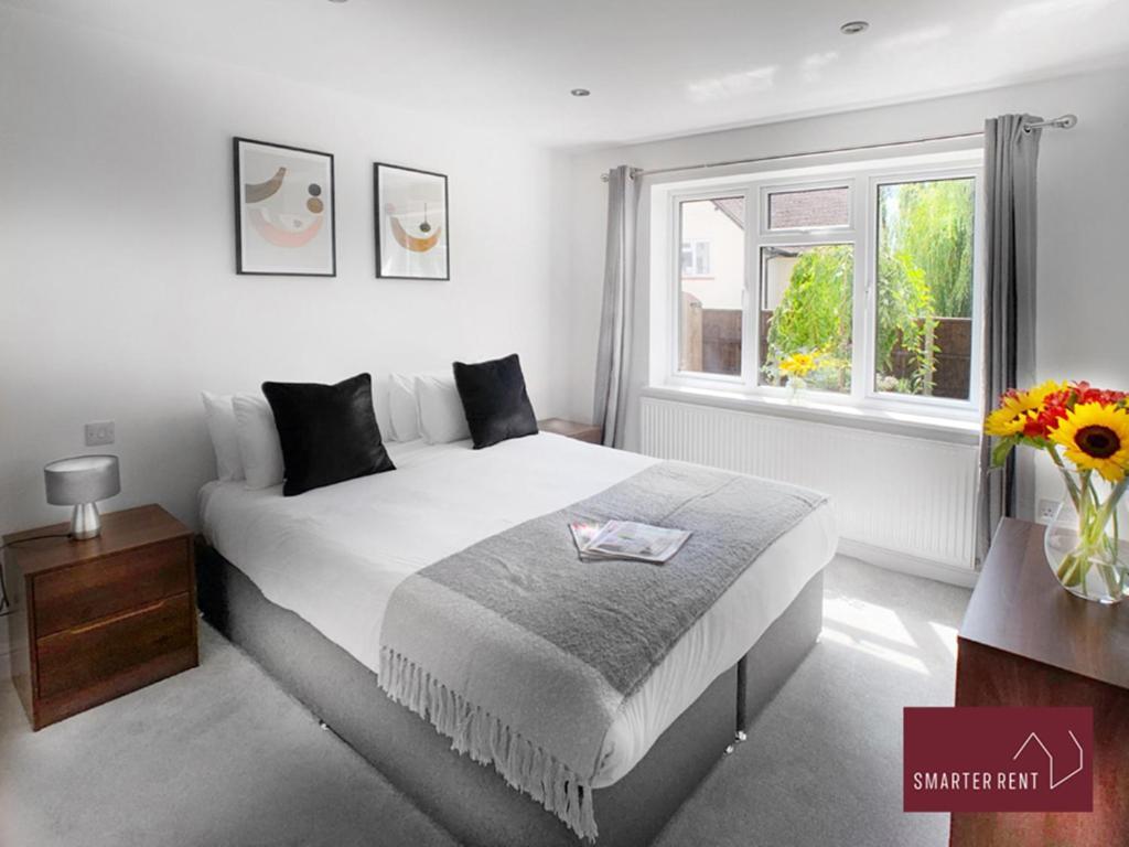 Sunninghill Village - 2 Bed - Parking And Garden Ascot  Extérieur photo