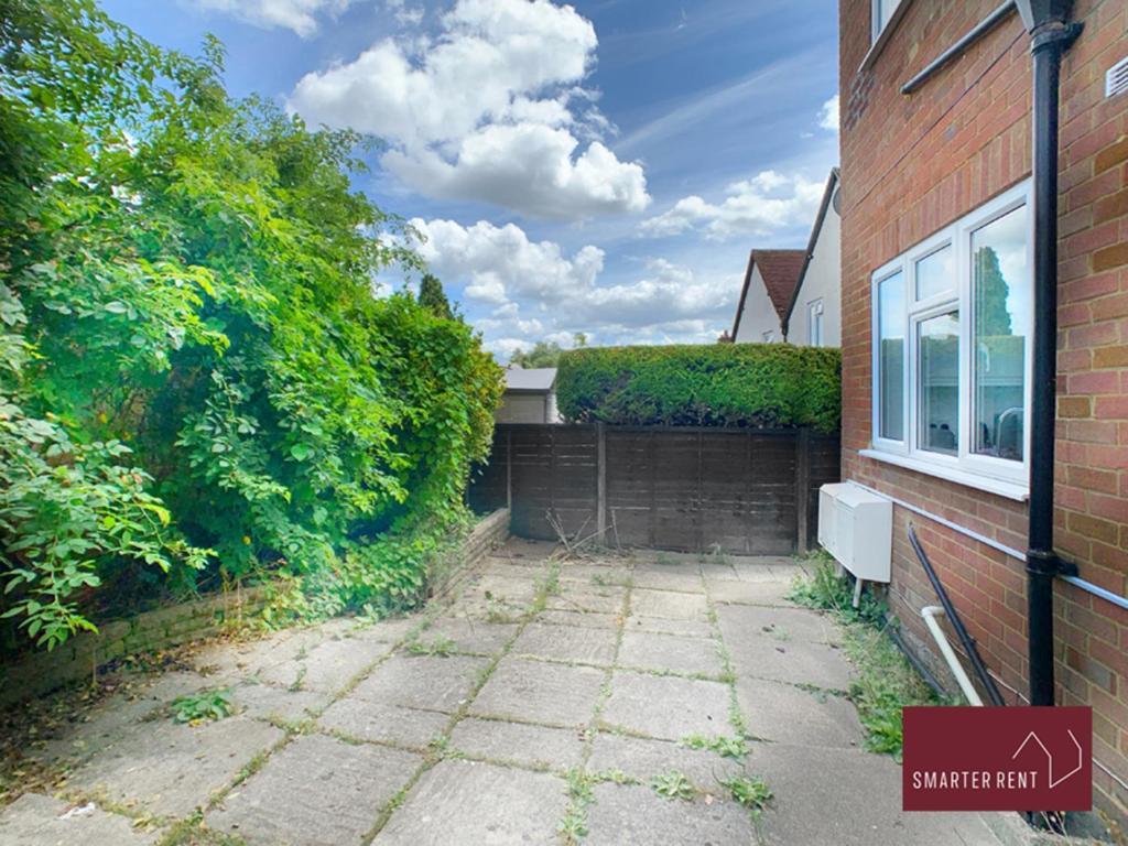 Sunninghill Village - 2 Bed - Parking And Garden Ascot  Extérieur photo